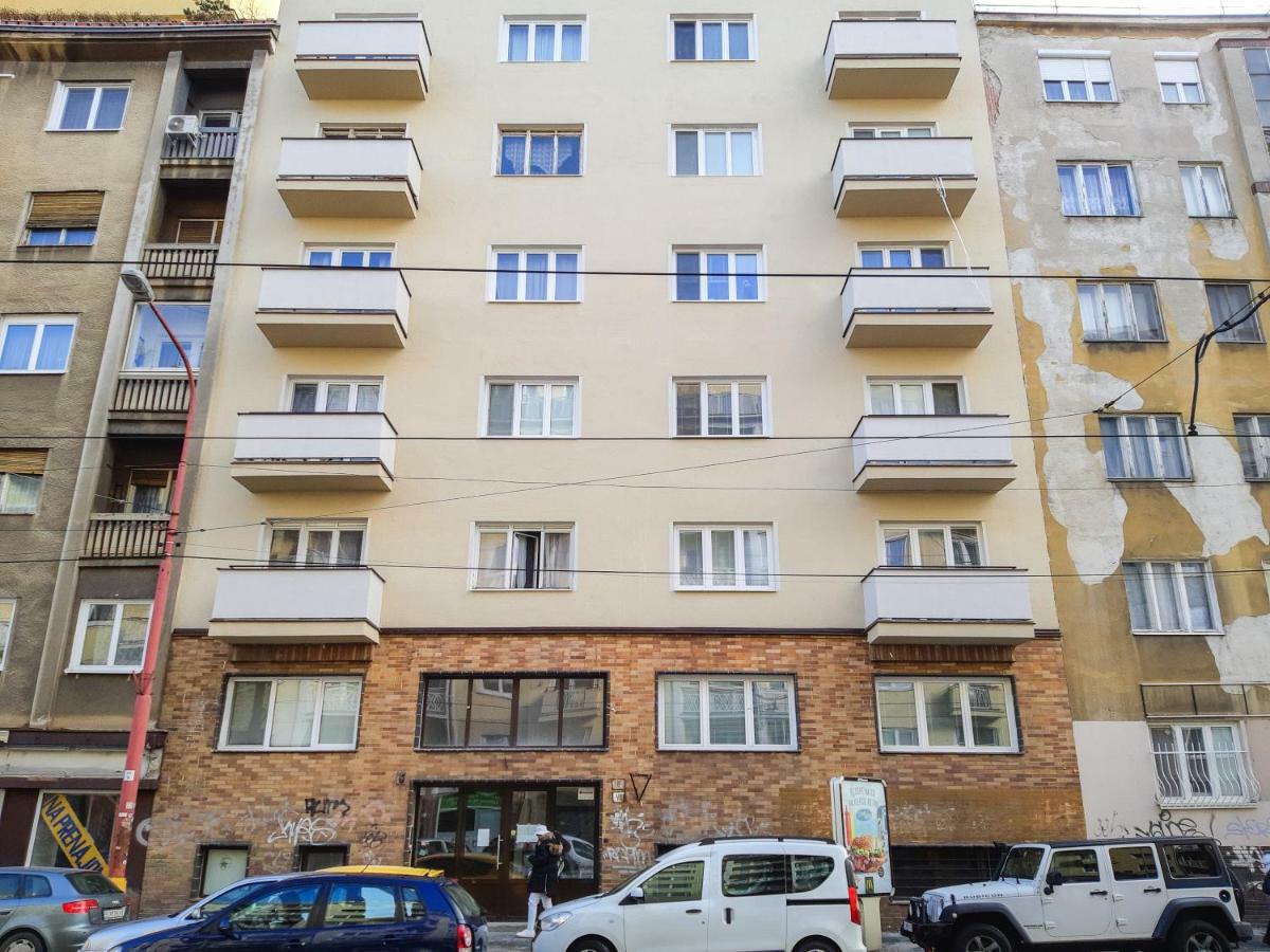 Central Apartments By Kovee Bratislava Luaran gambar