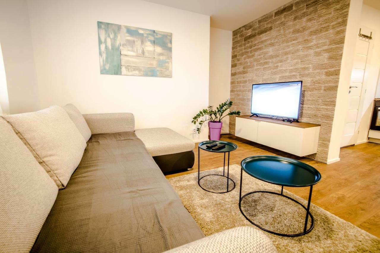 Central Apartments By Kovee Bratislava Luaran gambar