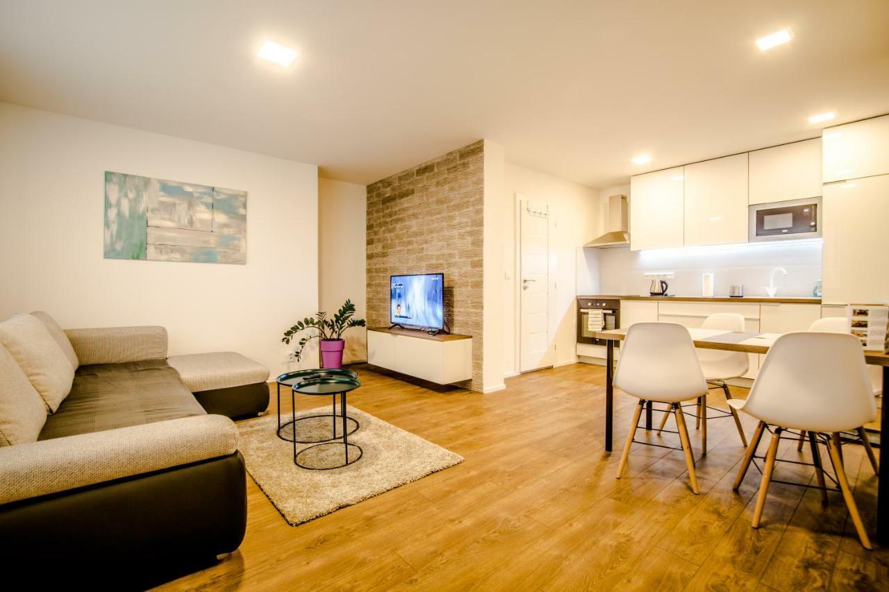 Central Apartments By Kovee Bratislava Luaran gambar