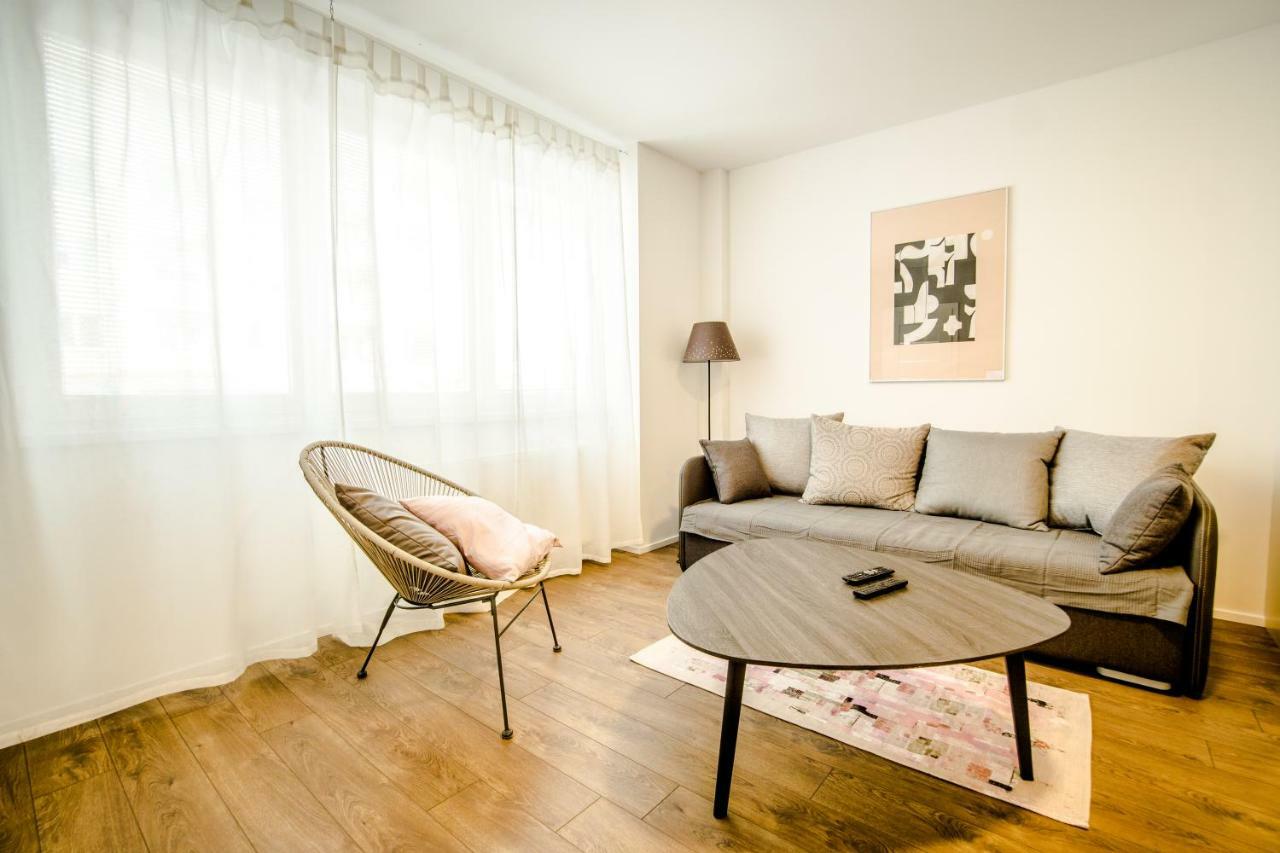 Central Apartments By Kovee Bratislava Luaran gambar