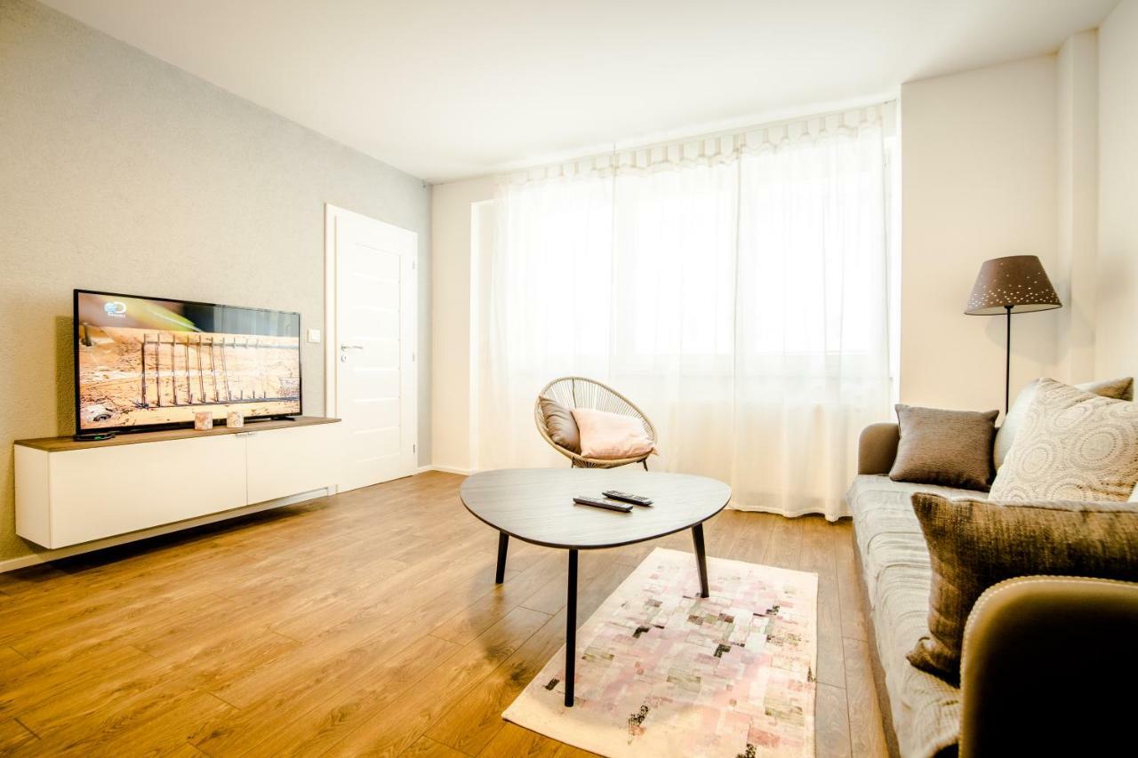 Central Apartments By Kovee Bratislava Luaran gambar